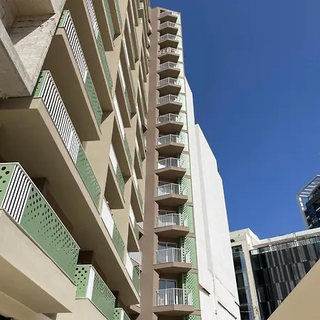 St Julians New Apartment! Bright, Spacious And Next To The * San Ġiljan